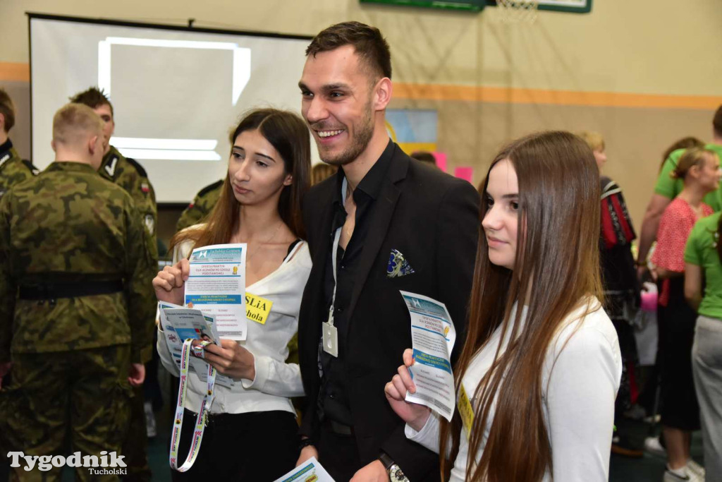 Tuchola: Tłum zainteresowanych na Targach Pracy i Festiwalu Służb Mundurowych