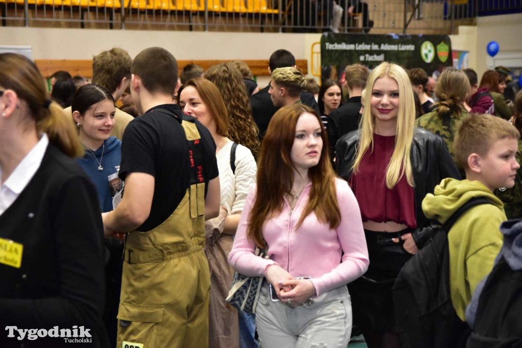 Tuchola: Tłum zainteresowanych na Targach Pracy i Festiwalu Służb Mundurowych