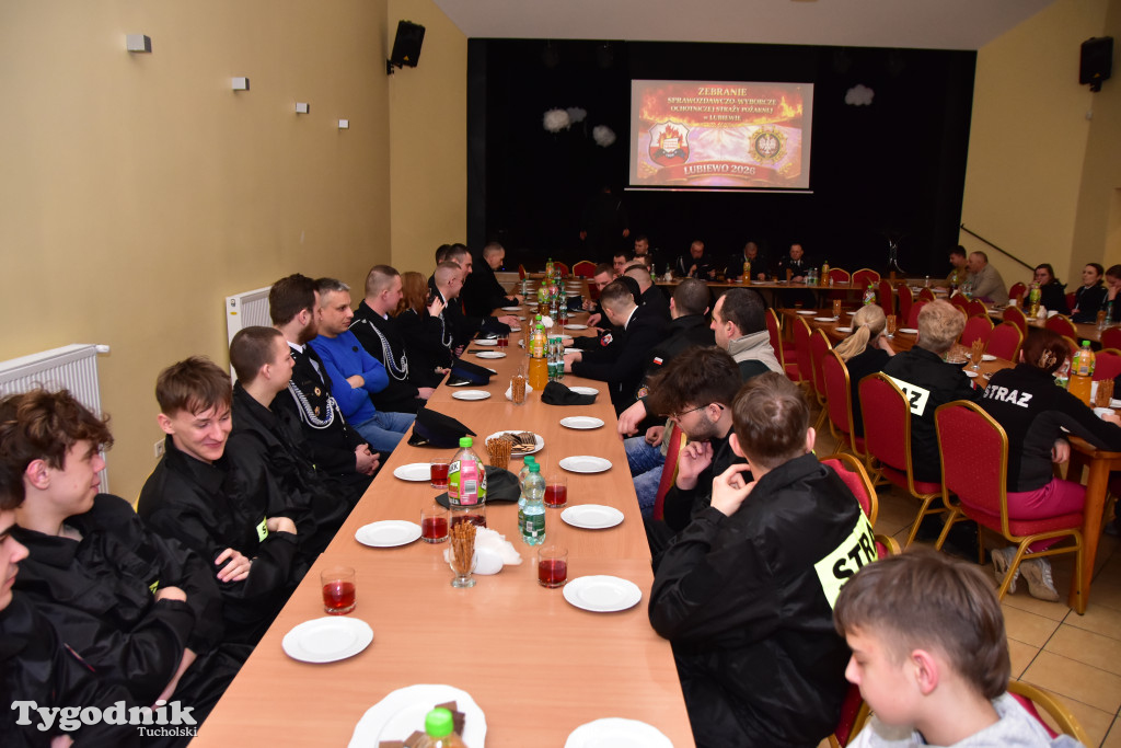 Druhny i druhowie z Lubiewa po zebraniu sprawozdawczo-wyborczym