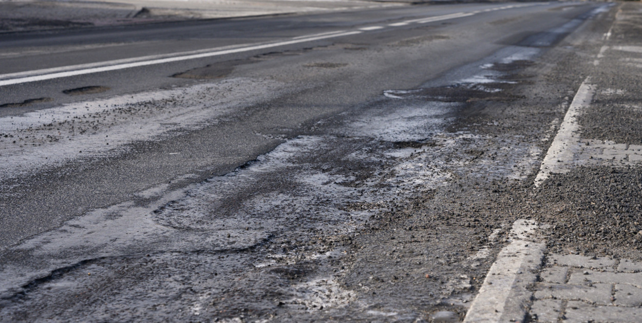 Kiedy w końcu wyremontują drogę w Bysławiu?! Drogowcy czekają na... zadanie gminy