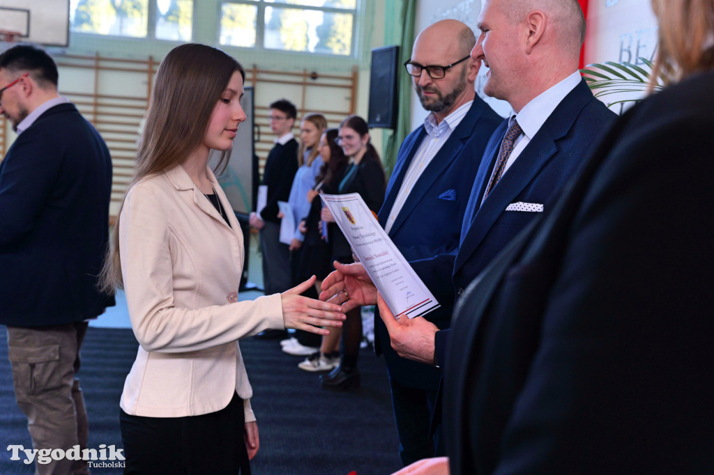 Stypendia starosty: Nowodworek, ZSLiA, ZSLiT