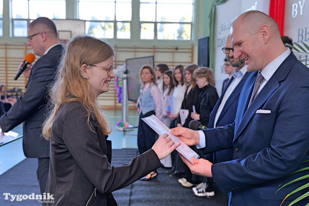 Stypendia starosty: Nowodworek, ZSLiA, ZSLiT