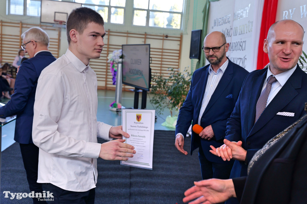 Stypendia starosty: Nowodworek, ZSLiA, ZSLiT