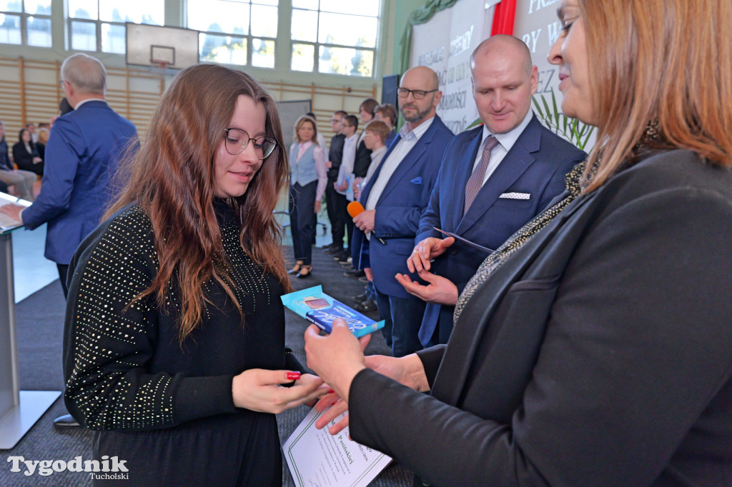 Stypendia starosty: Nowodworek, ZSLiA, ZSLiT