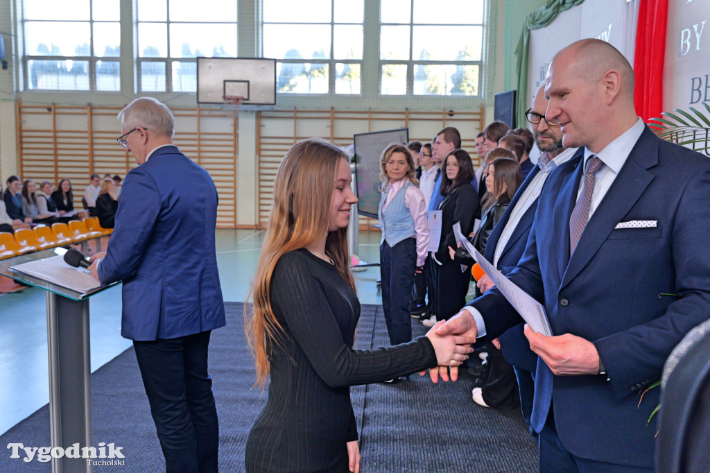 Stypendia starosty: Nowodworek, ZSLiA, ZSLiT