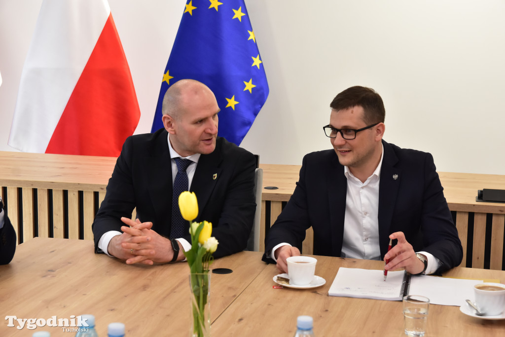 Wizyta wojewody Michała Sztybla w powiecie tucholskim. Rozmawiali o ochronie ludności i obronie cywilnej