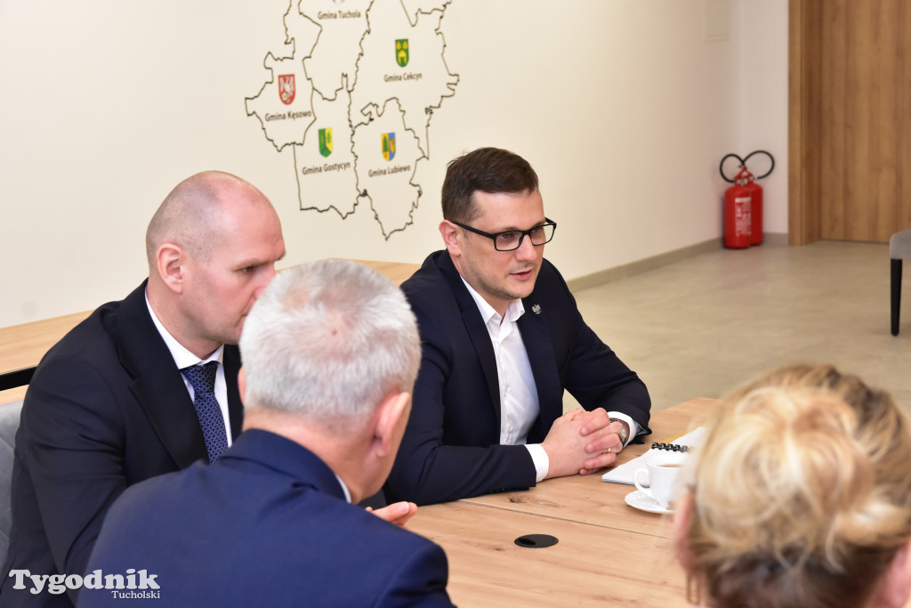 Wizyta wojewody Michała Sztybla w powiecie tucholskim. Rozmawiali o ochronie ludności i obronie cywilnej