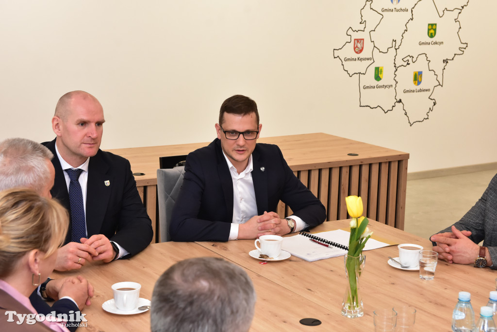 Wizyta wojewody Michała Sztybla w powiecie tucholskim. Rozmawiali o ochronie ludności i obronie cywilnej