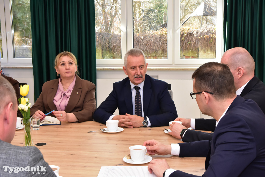 Wizyta wojewody Michała Sztybla w powiecie tucholskim. Rozmawiali o ochronie ludności i obronie cywilnej