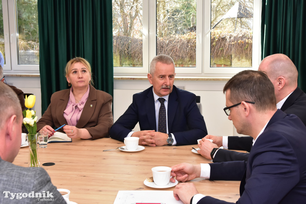 Wizyta wojewody Michała Sztybla w powiecie tucholskim. Rozmawiali o ochronie ludności i obronie cywilnej