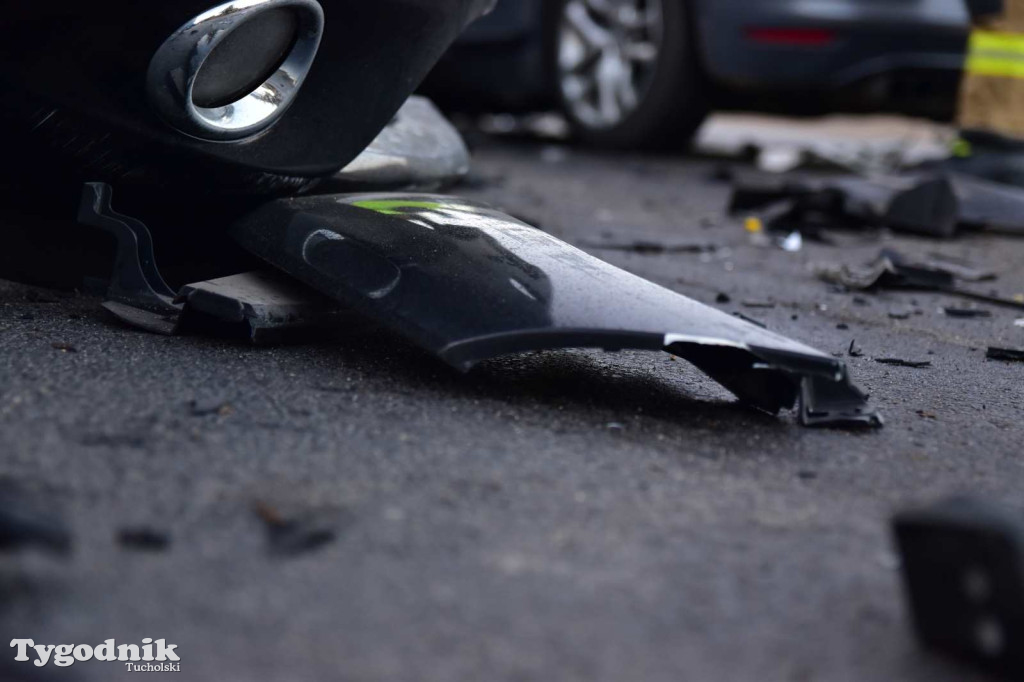 Zderzenie trzech pojazdów na ul. Warszawskiej w Tucholi