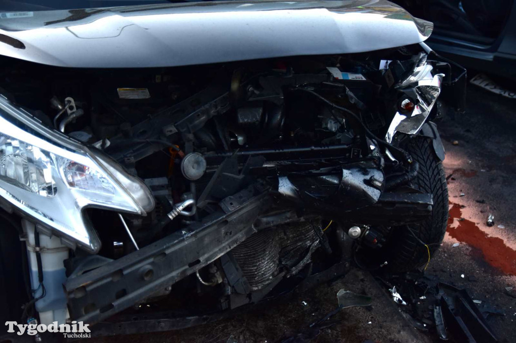 Zderzenie trzech pojazdów na ul. Warszawskiej w Tucholi