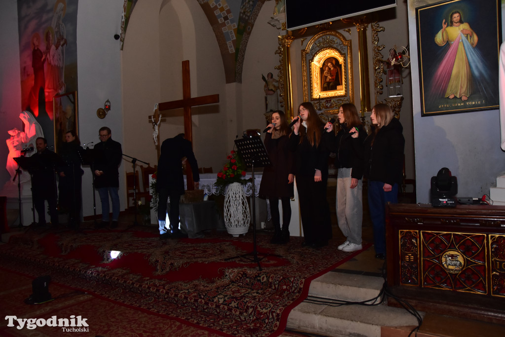 Spektakl pasyjny w Śliwicach cieszył się dużym zainteresowniem wiernych