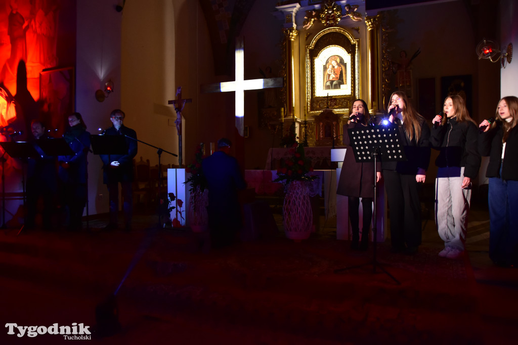 Spektakl pasyjny w Śliwicach cieszył się dużym zainteresowniem wiernych