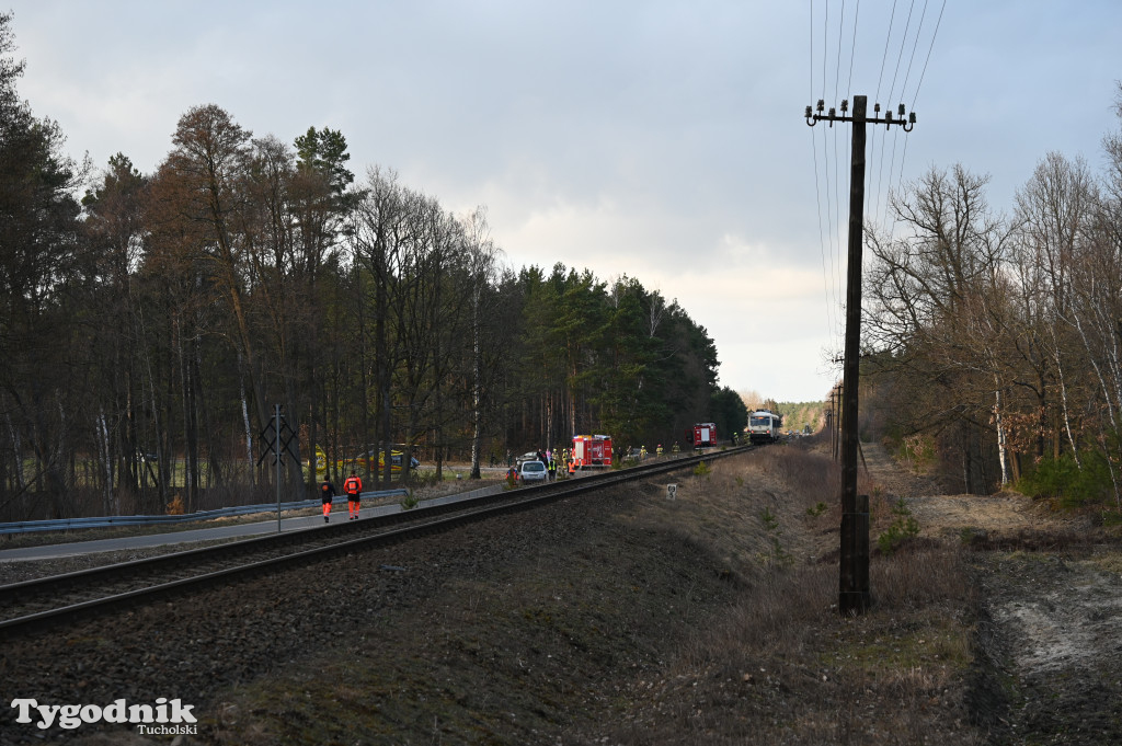 Wierzchucin: Bus wjechał pod pociąg