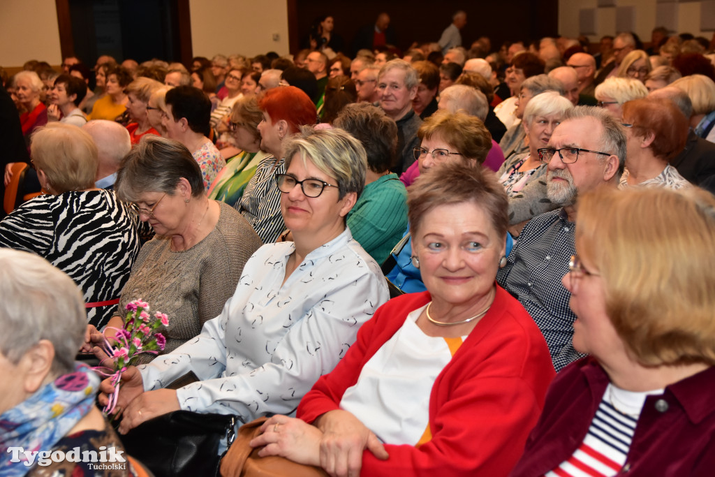 Kabaret Sanatorium: Premierowy występ z okazji 15-lecia istnienia przyciągnął tłumy