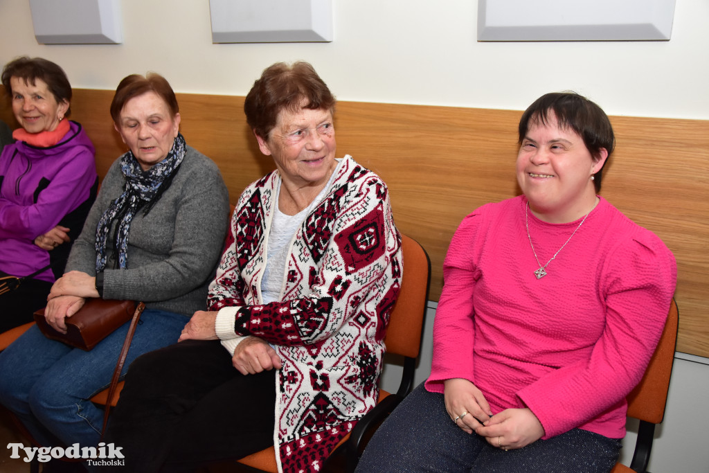 Kabaret Sanatorium: Premierowy występ z okazji 15-lecia istnienia przyciągnął tłumy