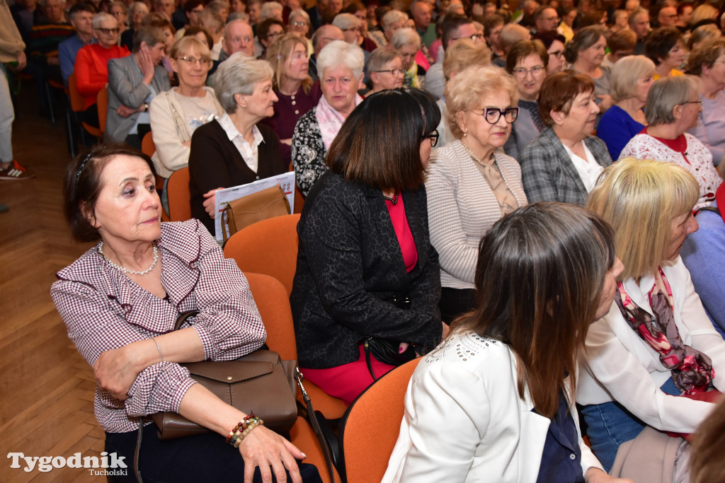 Kabaret Sanatorium: Premierowy występ z okazji 15-lecia istnienia przyciągnął tłumy