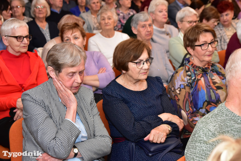 Kabaret Sanatorium: Premierowy występ z okazji 15-lecia istnienia przyciągnął tłumy