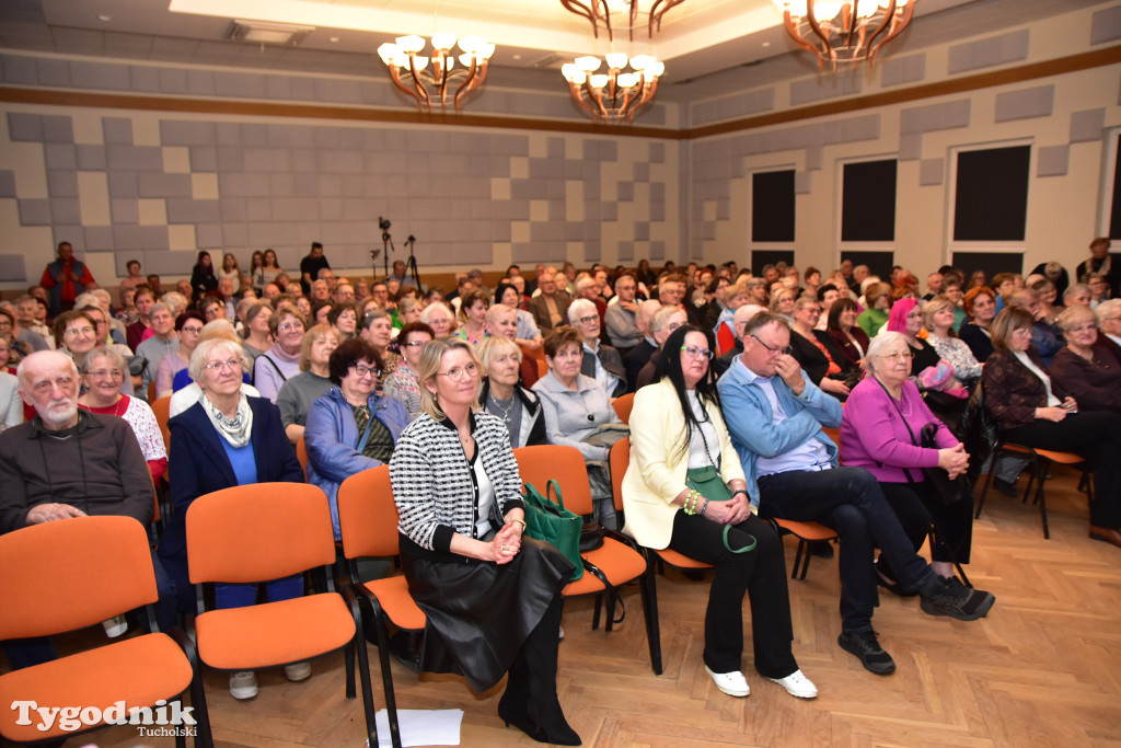 Kabaret Sanatorium: Premierowy występ z okazji 15-lecia istnienia przyciągnął tłumy