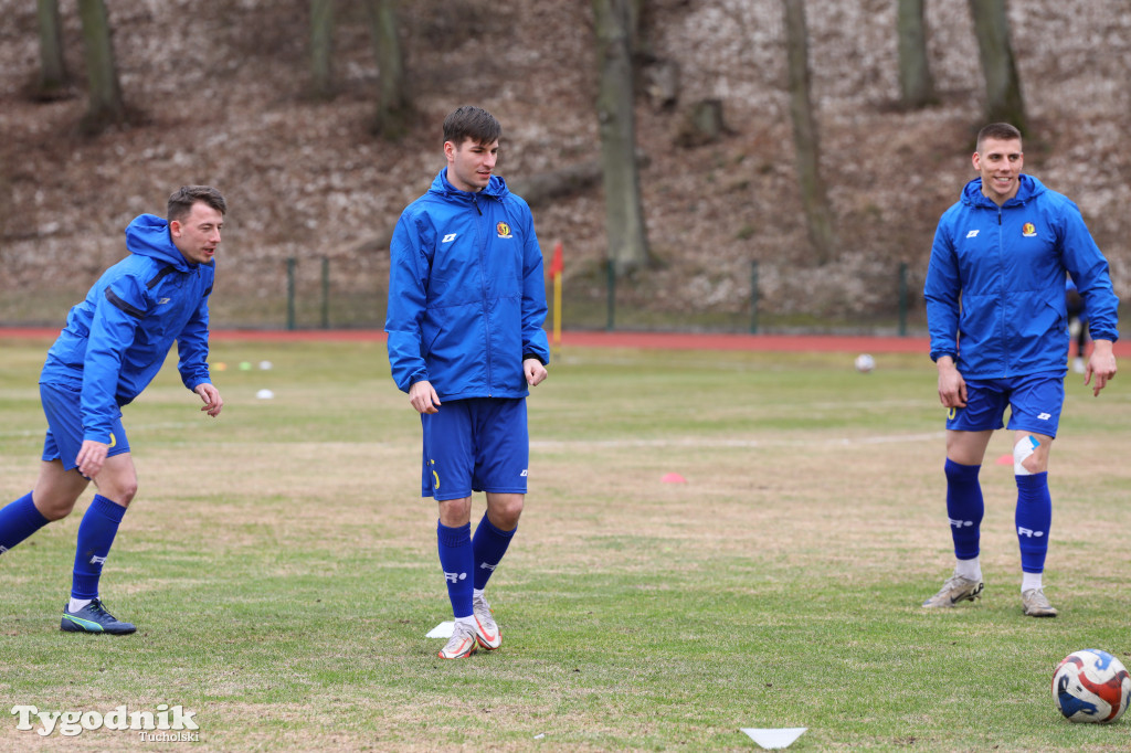 Chełminianka Chełmno - Rawys CEO Raciąż 1:4 (1:2). Bramki: Prondziński (4,88), Damian Rybacki (36), Guladi Kokoladze (63)