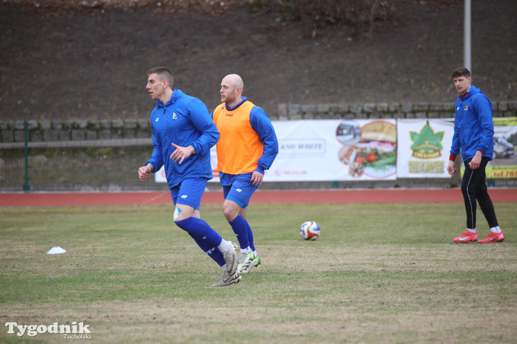 Chełminianka Chełmno - Rawys CEO Raciąż 1:4 (1:2). Bramki: Prondziński (4,88), Damian Rybacki (36), Guladi Kokoladze (63)