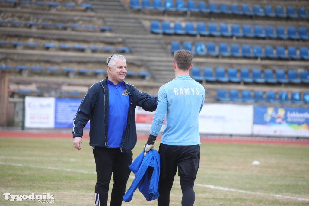 Chełminianka Chełmno - Rawys CEO Raciąż 1:4 (1:2). Bramki: Prondziński (4,88), Damian Rybacki (36), Guladi Kokoladze (63)