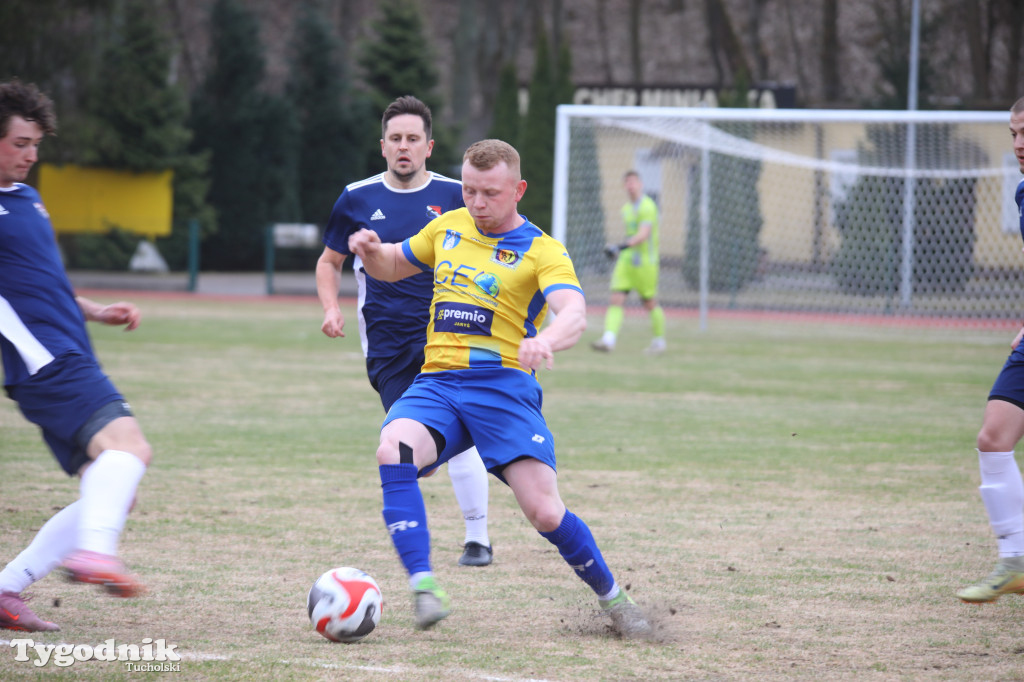 Chełminianka Chełmno - Rawys CEO Raciąż 1:4 (1:2). Bramki: Prondziński (4,88), Damian Rybacki (36), Guladi Kokoladze (63)