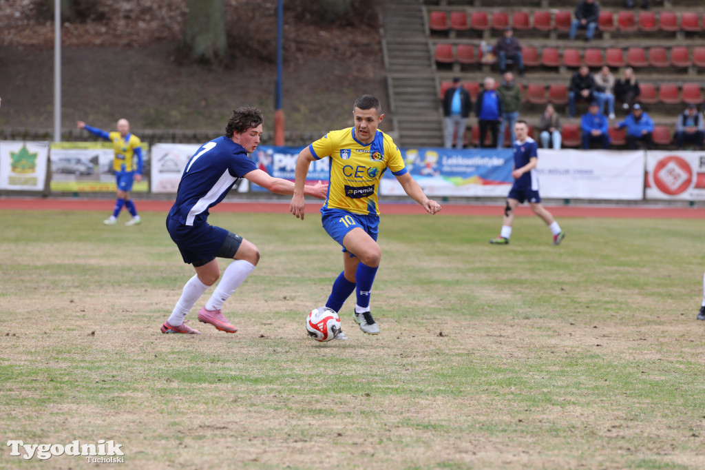 Chełminianka Chełmno - Rawys CEO Raciąż 1:4 (1:2). Bramki: Prondziński (4,88), Damian Rybacki (36), Guladi Kokoladze (63)