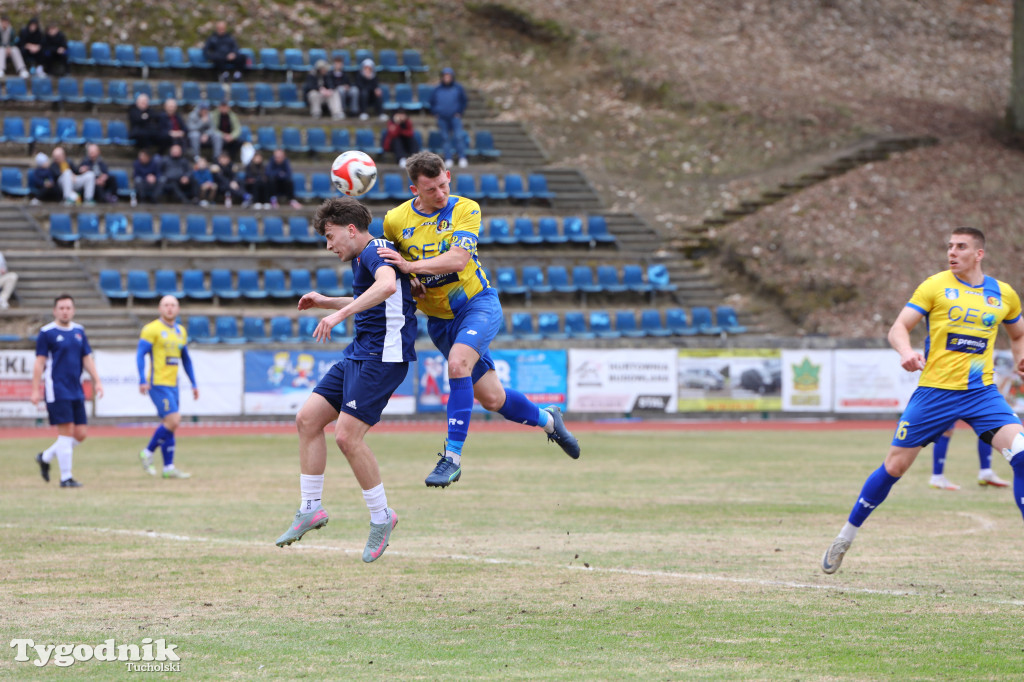 Chełminianka Chełmno - Rawys CEO Raciąż 1:4 (1:2). Bramki: Prondziński (4,88), Damian Rybacki (36), Guladi Kokoladze (63)