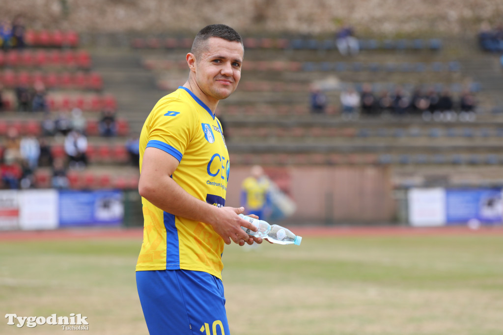 Chełminianka Chełmno - Rawys CEO Raciąż 1:4 (1:2). Bramki: Prondziński (4,88), Damian Rybacki (36), Guladi Kokoladze (63)