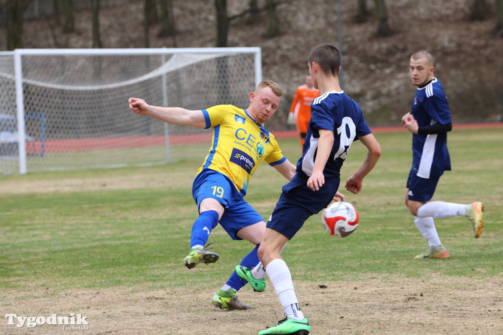 Chełminianka Chełmno - Rawys CEO Raciąż 1:4 (1:2). Bramki: Prondziński (4,88), Damian Rybacki (36), Guladi Kokoladze (63)