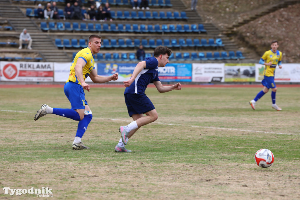 Chełminianka Chełmno - Rawys CEO Raciąż 1:4 (1:2). Bramki: Prondziński (4,88), Damian Rybacki (36), Guladi Kokoladze (63)
