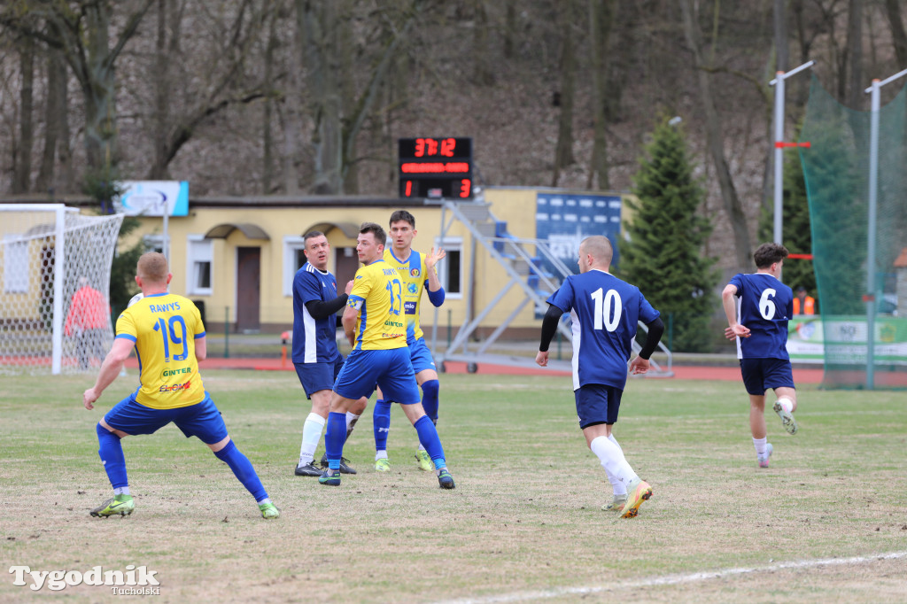 Chełminianka Chełmno - Rawys CEO Raciąż 1:4 (1:2). Bramki: Prondziński (4,88), Damian Rybacki (36), Guladi Kokoladze (63)