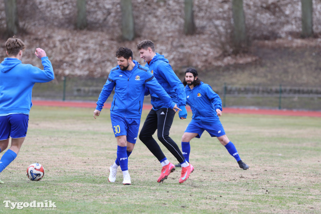 Chełminianka Chełmno - Rawys CEO Raciąż 1:4 (1:2). Bramki: Prondziński (4,88), Damian Rybacki (36), Guladi Kokoladze (63)