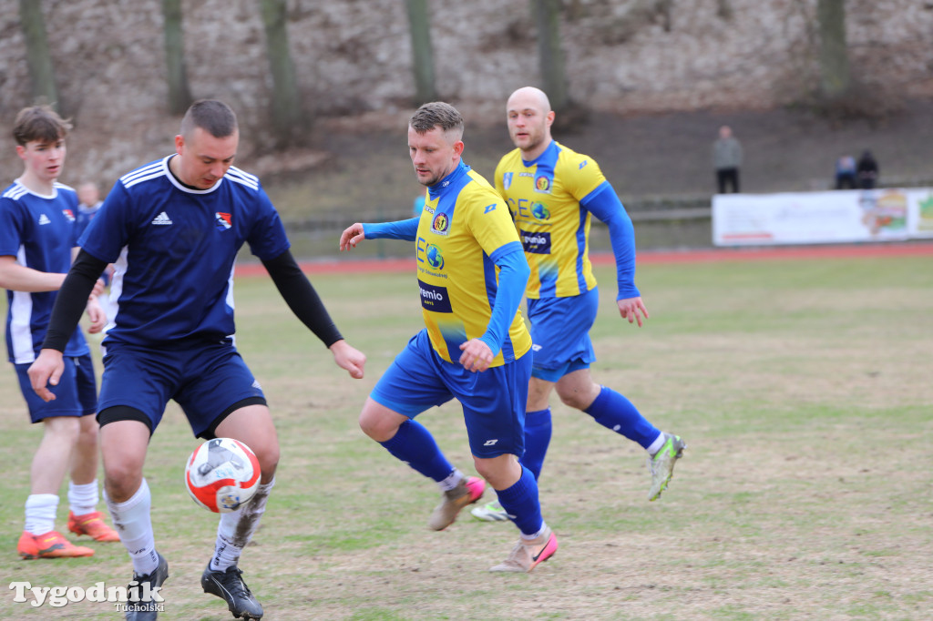 Chełminianka Chełmno - Rawys CEO Raciąż 1:4 (1:2). Bramki: Prondziński (4,88), Damian Rybacki (36), Guladi Kokoladze (63)