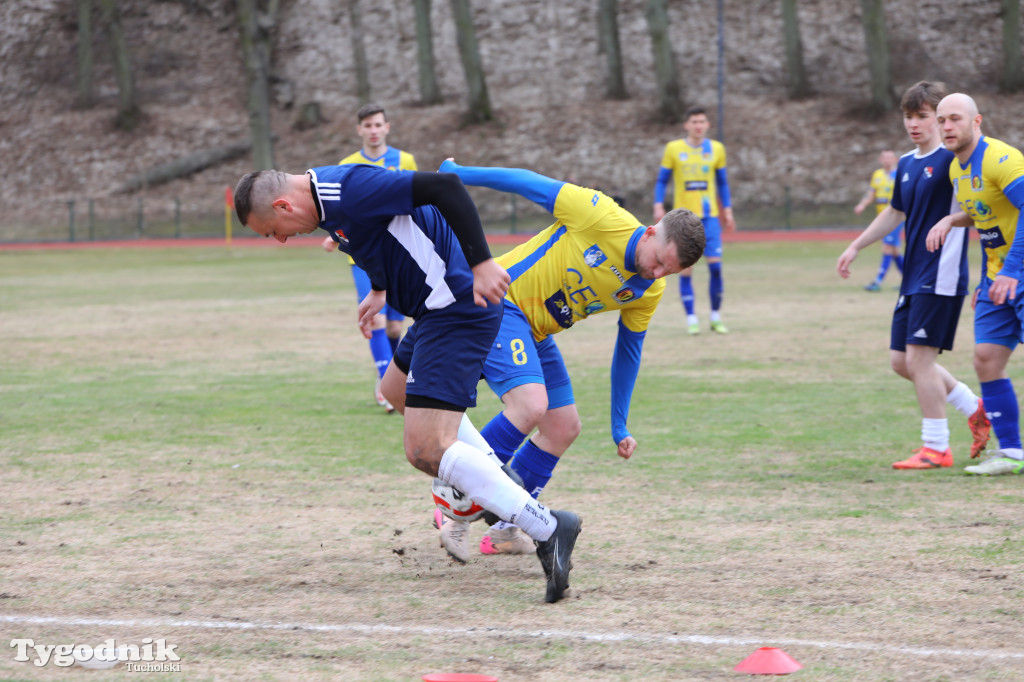 Chełminianka Chełmno - Rawys CEO Raciąż 1:4 (1:2). Bramki: Prondziński (4,88), Damian Rybacki (36), Guladi Kokoladze (63)