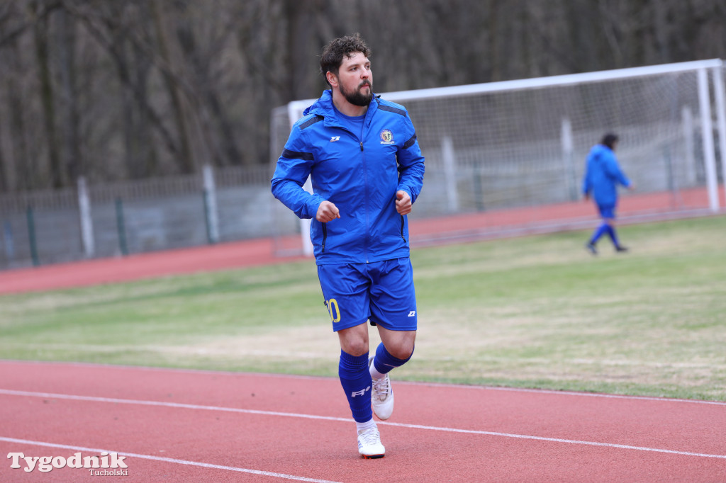 Chełminianka Chełmno - Rawys CEO Raciąż 1:4 (1:2). Bramki: Prondziński (4,88), Damian Rybacki (36), Guladi Kokoladze (63)