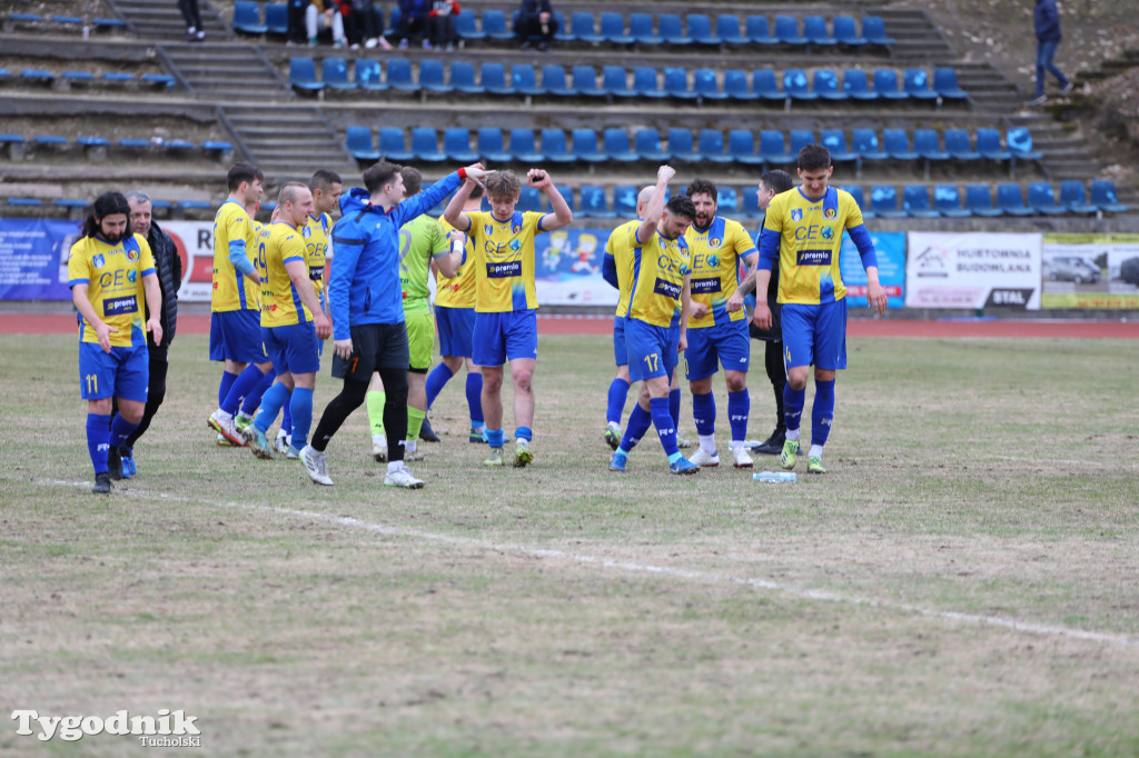 Chełminianka Chełmno - Rawys CEO Raciąż 1:4 (1:2). Bramki: Prondziński (4,88), Damian Rybacki (36), Guladi Kokoladze (63)