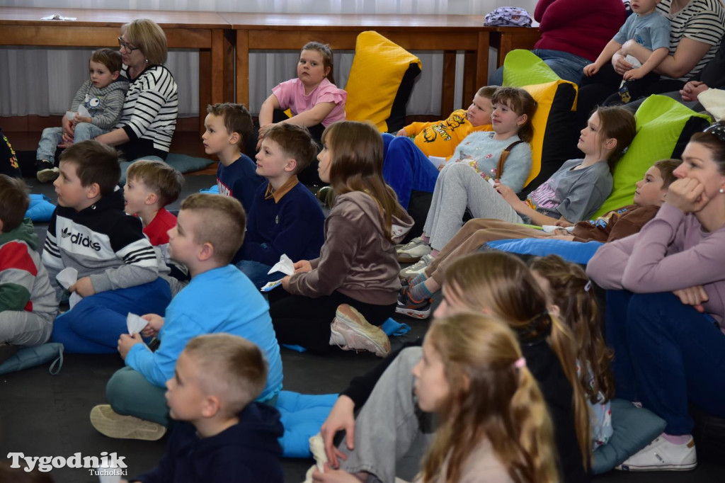 Spektakl lalkowy w B-CK w Kęsowie