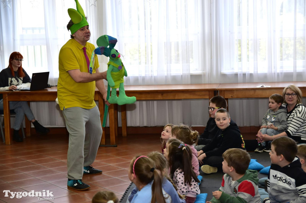 Spektakl lalkowy w B-CK w Kęsowie