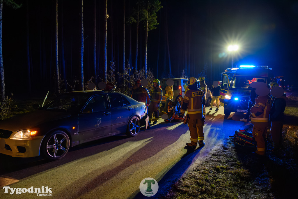 Wypadek z udziałem motocyklisty i osobówki koło Cekcynka