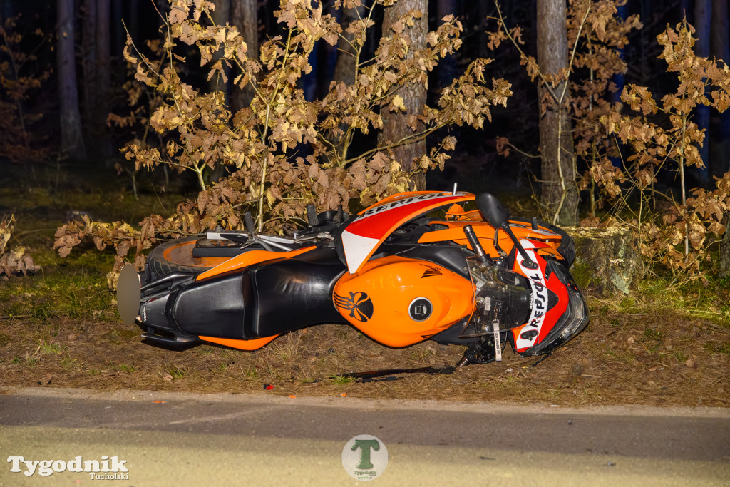 Wypadek z udziałem motocyklisty i osobówki koło Cekcynka