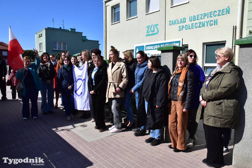 Tuchola: Protest pracowników inspektoratu Zakładu Ubezpieczeń Społecznych
