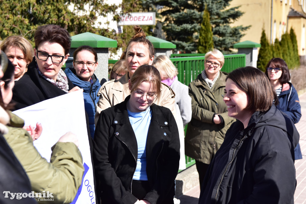 Tuchola: Protest pracowników inspektoratu Zakładu Ubezpieczeń Społecznych