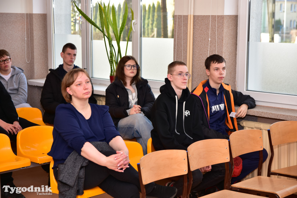 Zachęcają, aby od września kontynuować naukę w ich klasach. ZSLiT zaprosiło ósmoklasistów do swoich murów