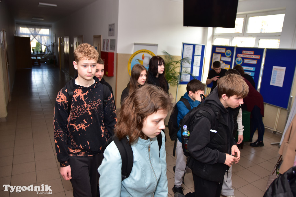 Zachęcają, aby od września kontynuować naukę w ich klasach. ZSLiT zaprosiło ósmoklasistów do swoich murów