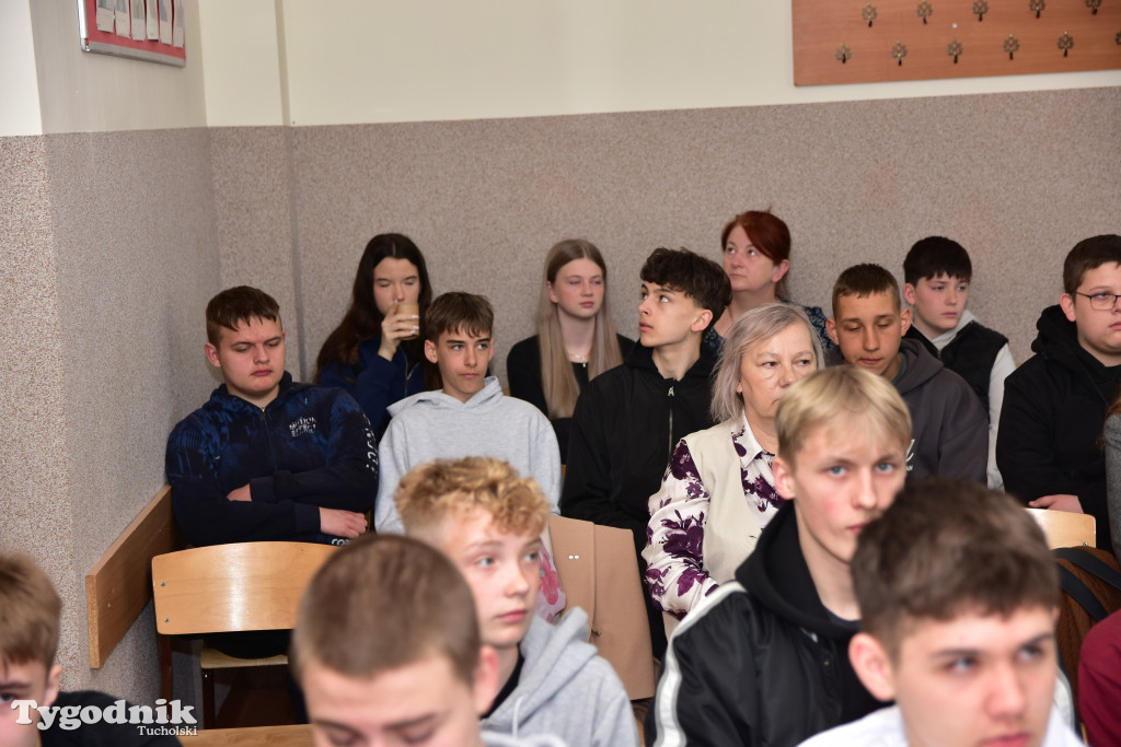 Zachęcają, aby od września kontynuować naukę w ich klasach. ZSLiT zaprosiło ósmoklasistów do swoich murów