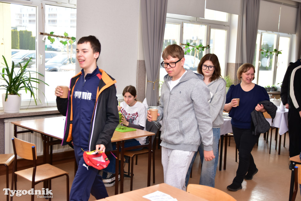 Zachęcają, aby od września kontynuować naukę w ich klasach. ZSLiT zaprosiło ósmoklasistów do swoich murów