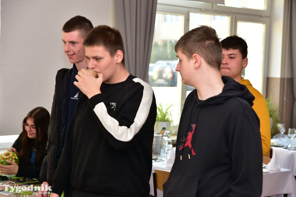 Zachęcają, aby od września kontynuować naukę w ich klasach. ZSLiT zaprosiło ósmoklasistów do swoich murów